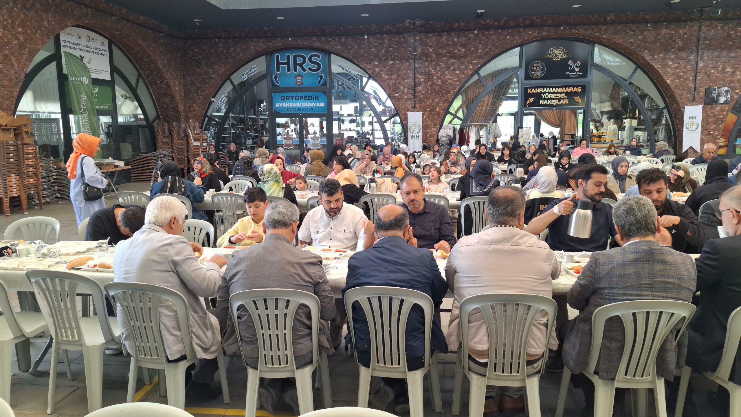 IMG_1333-scaled Onikişubat Belediyesi ve İHH, bayramda 250 yetim çocuğun yüzünü güldürecek