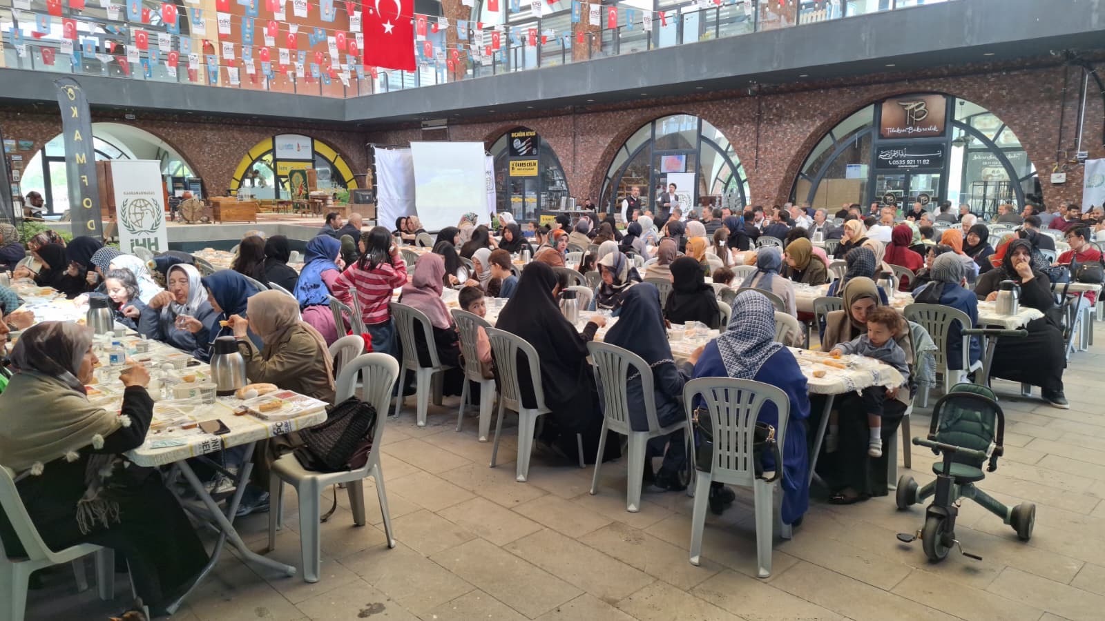 IMG_1336 Onikişubat Belediyesi ve İHH, bayramda 250 yetim çocuğun yüzünü güldürecek