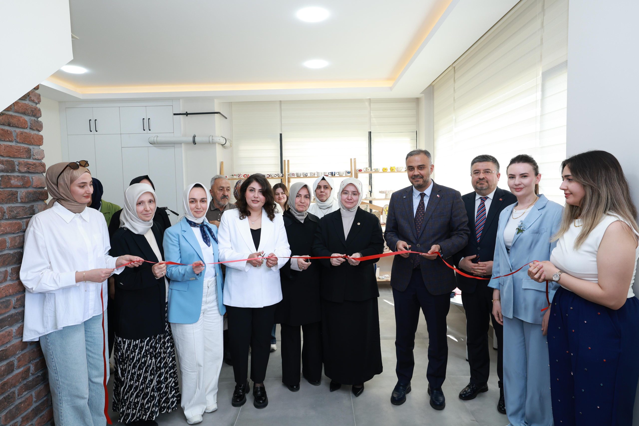 IMG_1360-scaled Onikişubat Belediyesi Kadın Emeği Seramik Atölyesi’nin eserleri görücüye çıktı