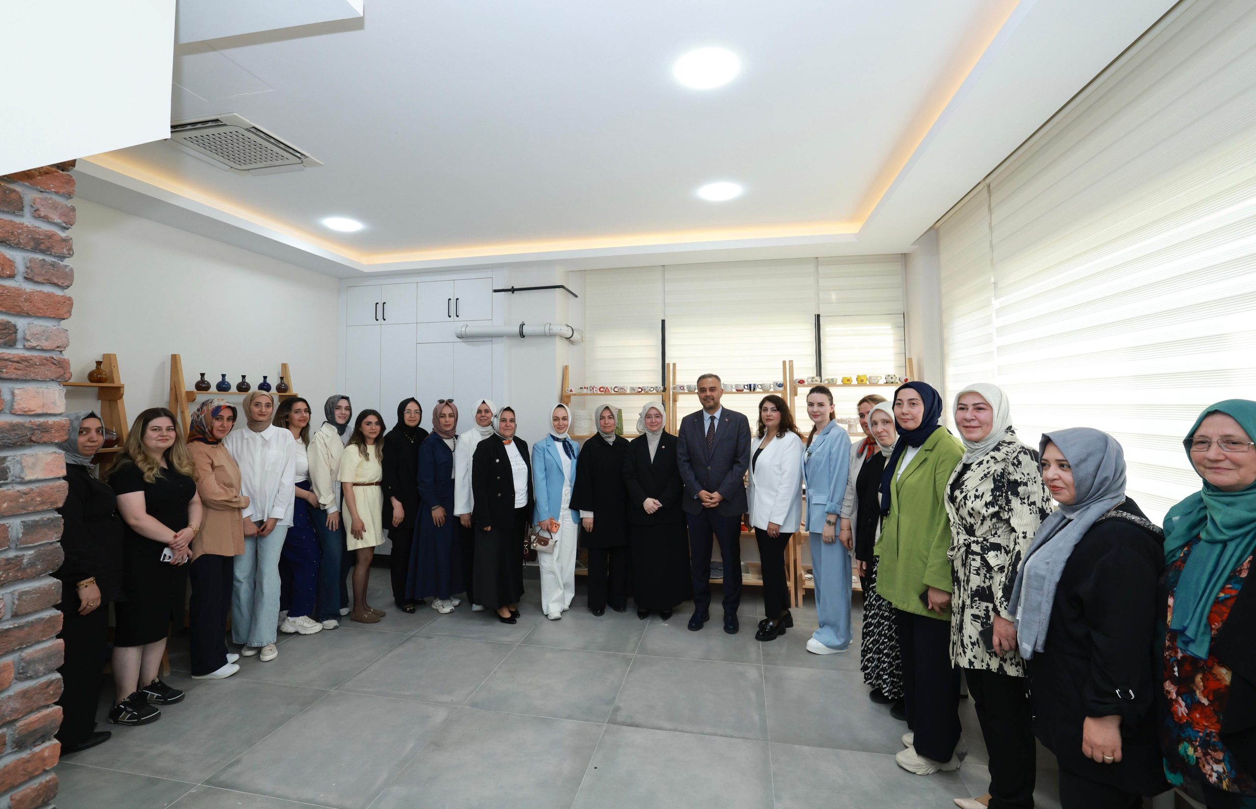 IMG_1362-scaled Onikişubat Belediyesi Kadın Emeği Seramik Atölyesi’nin eserleri görücüye çıktı