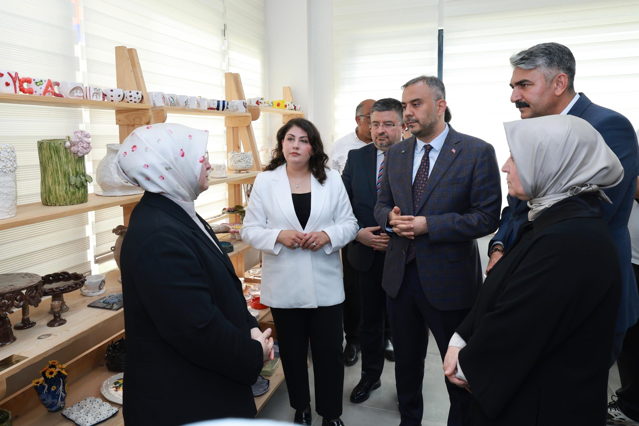 IMG_1364-scaled Onikişubat Belediyesi Kadın Emeği Seramik Atölyesi’nin eserleri görücüye çıktı