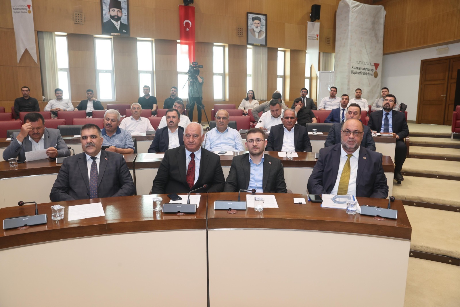 01ef6bcf-1ea9-4b27-bd70-dfd56f8b5663 Dulkadiroğlu Belediye Başkanımız Sayın Mehmet Akpınar’ın Kahramanmaraş Büyükşehir Belediye meclisinde ilçemiz için büyük bir öneme sahip Doğu Gelişim Planı ile ilgili yaptığı konuşma;
