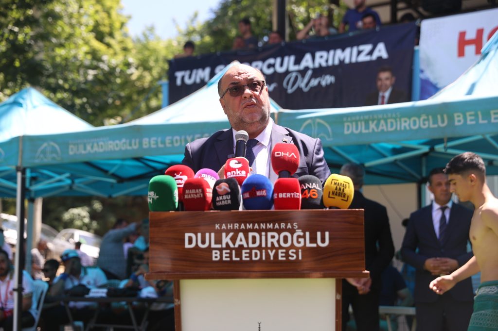 1-11-1024x682 DULKADİROĞLU BELEDİYESİ EV SAHİPLİĞİNDE 454 PEHLİVAN ER MEYDANINA ÇIKTI
