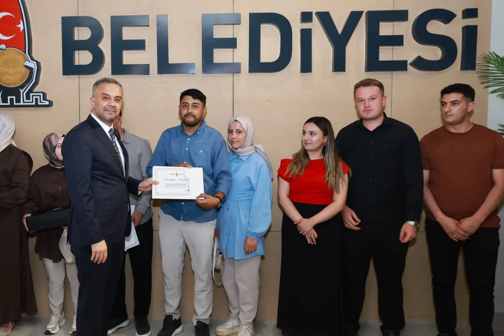 113-1024x683 Onikişubat Belediyesi’nin Evlilik Okulu’nu tamamlayan ilk 50 çift sertifikalarını aldı