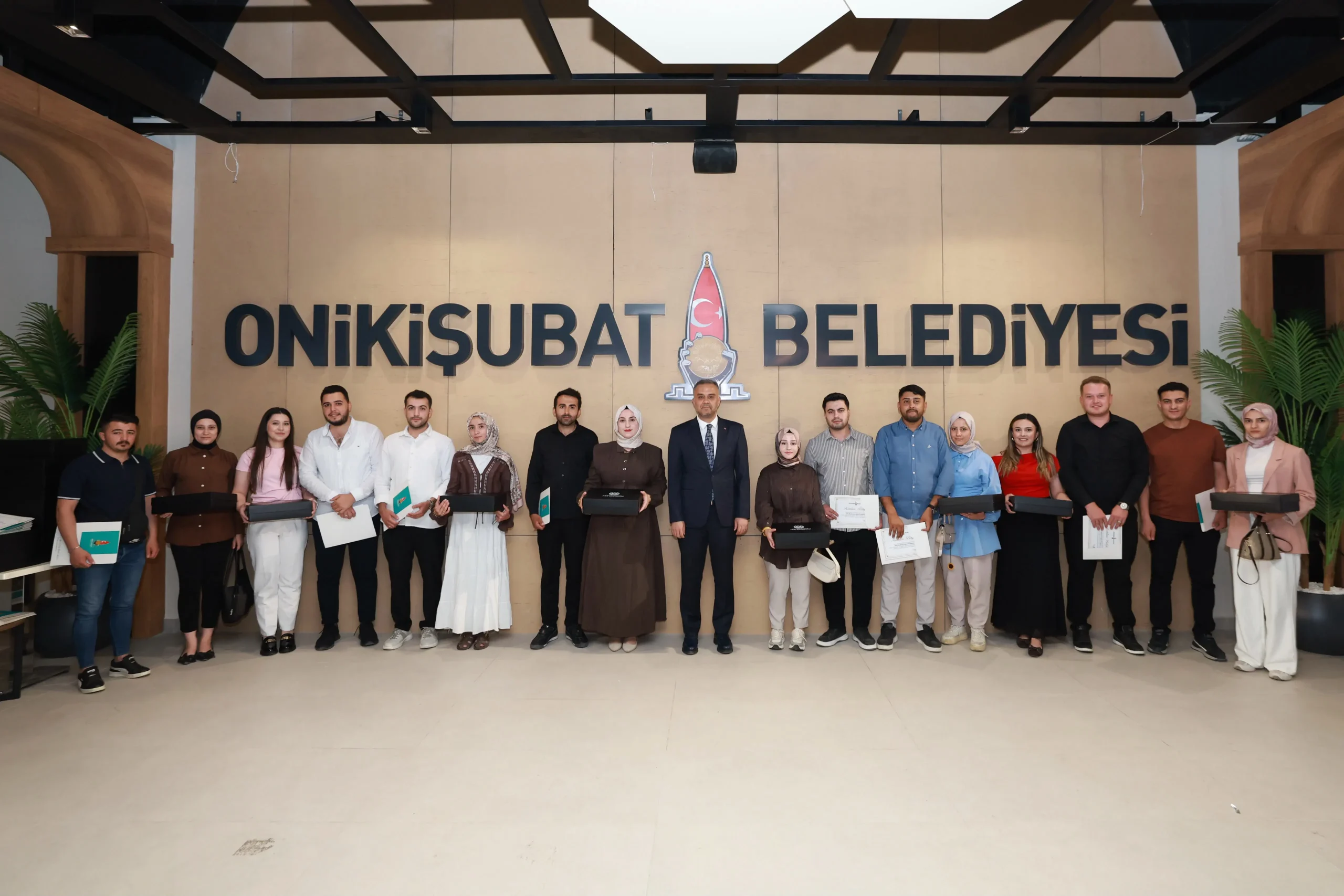 114-scaled Onikişubat Belediyesi’nin Evlilik Okulu’nu tamamlayan ilk 50 çift sertifikalarını aldı