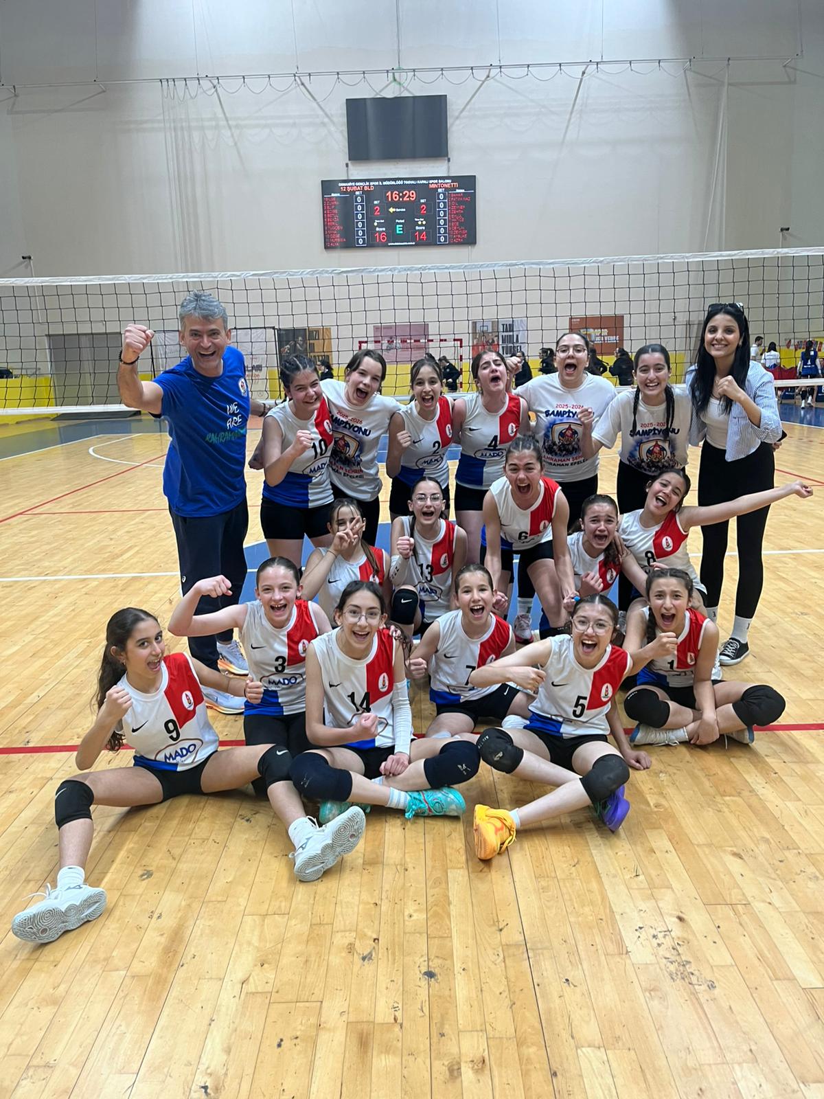 2-1 Onikişubat Belediyespor Midi Kız Voleybol Takımı Türkiye Şampiyonası Yolunda