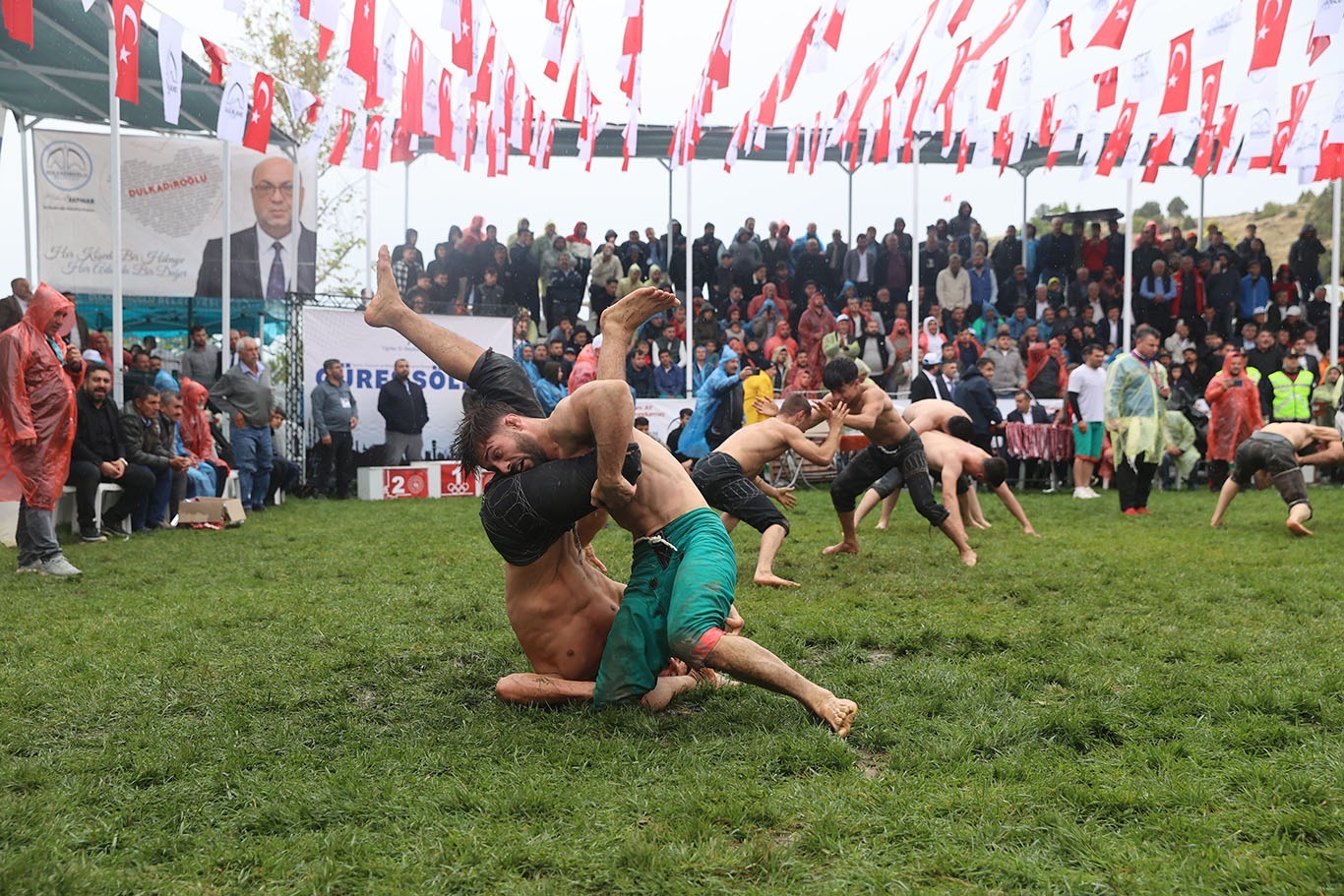 2-10 23. GELENEKSEL DEREKÖY KARAKUCAK VE ŞALVAR GÜREŞ FESTİVALİ İÇİN GERİ SAYIM BAŞLADI