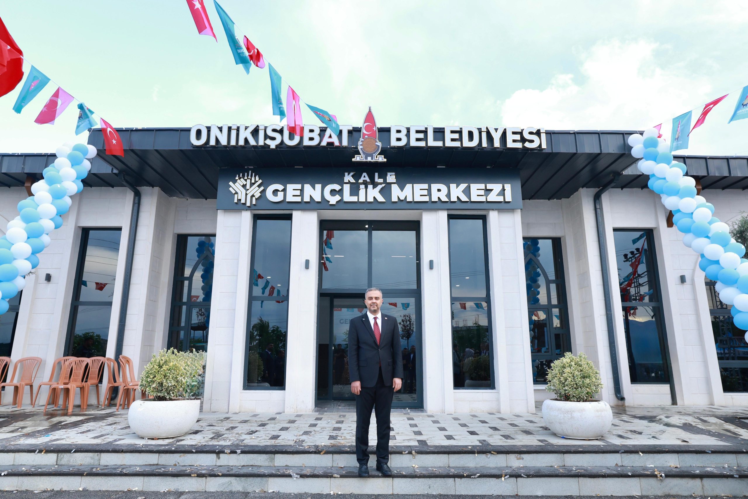 2-8-scaled Onikişubat Belediyesi’nin Kale Gençlik Merkezi yoğun katılımla hizmete açıldı