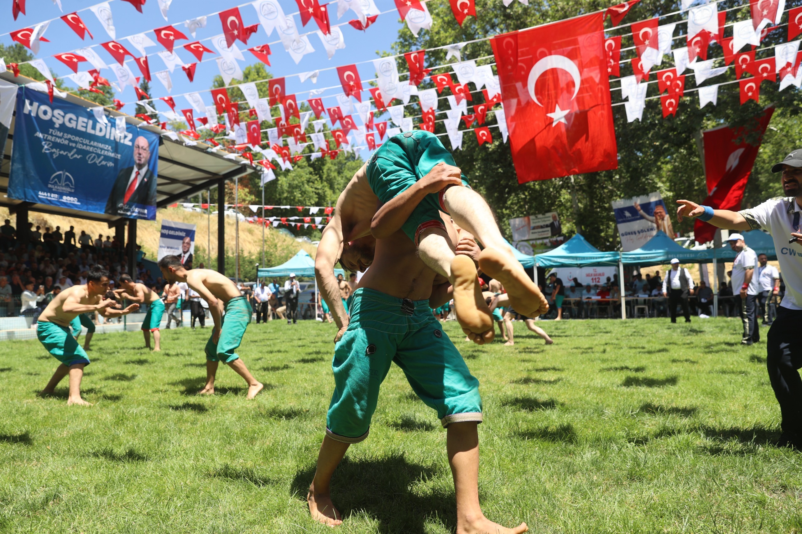 7-2 DULKADİROĞLU BELEDİYESİ EV SAHİPLİĞİNDE 454 PEHLİVAN ER MEYDANINA ÇIKTI