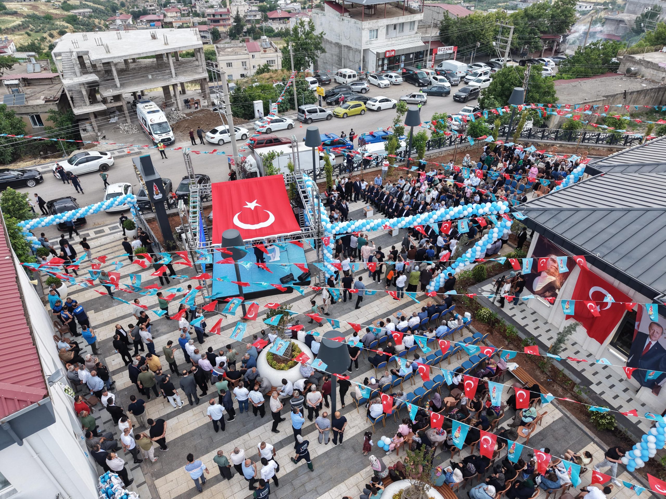 WhatsApp-Image-2026-06-13-at-20.21.27-scaled Onikişubat Belediyesi’nin Kale Gençlik Merkezi yoğun katılımla hizmete açıldı