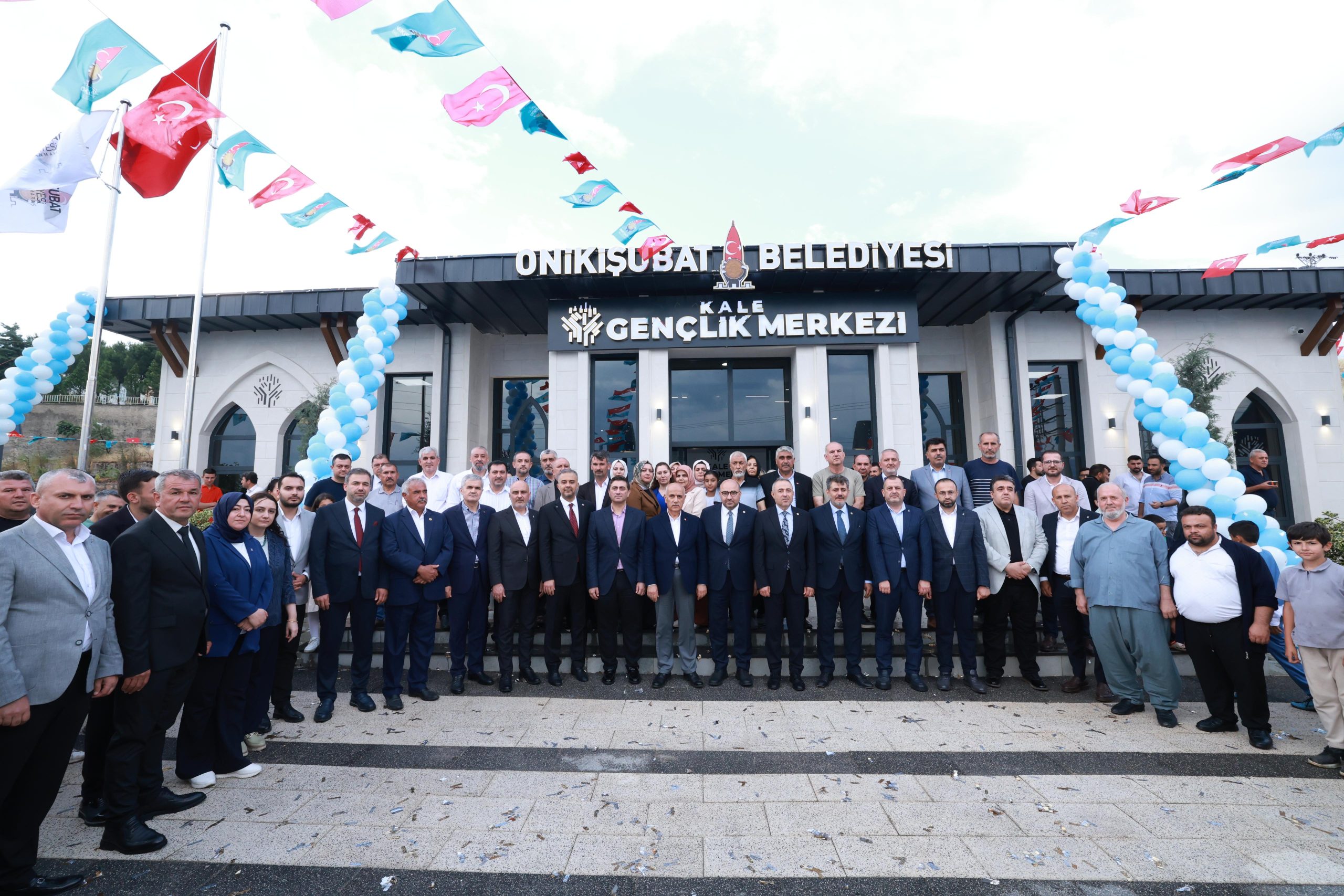 WhatsApp-Image-2026-06-13-at-20.21.28-scaled Onikişubat Belediyesi’nin Kale Gençlik Merkezi yoğun katılımla hizmete açıldı