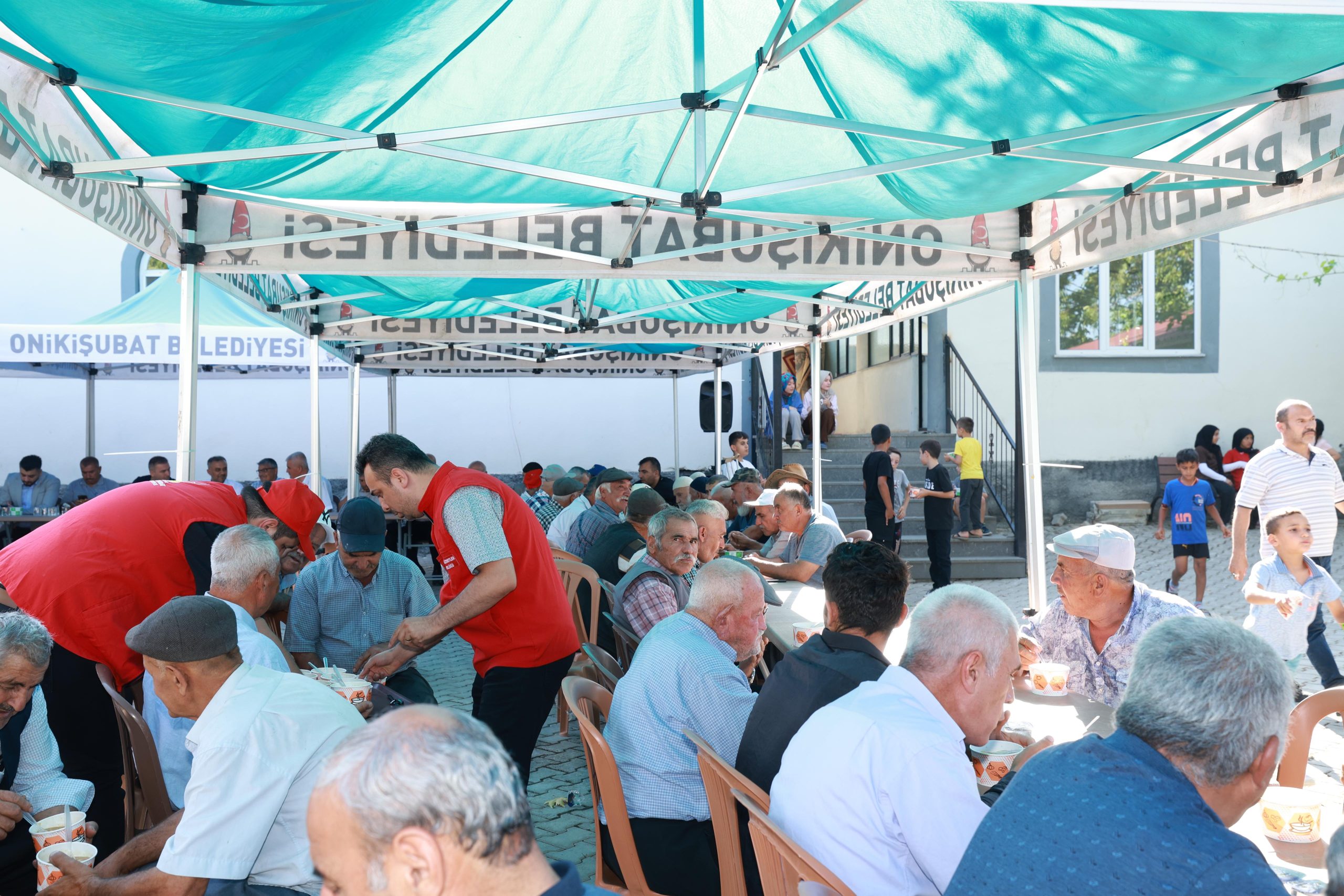 17-scaled Başkan Toptaş, Dönüklü Mahallesi sakinleriyle aşure sofrasında buluştu