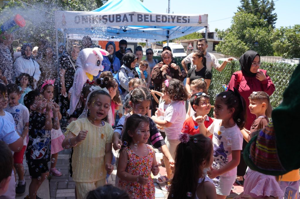 2-3-1024x682 Onikişubat Belediyesi’nin 42 mahalleden başvuru alan Yaz Okulu’nda eğitim başladı
