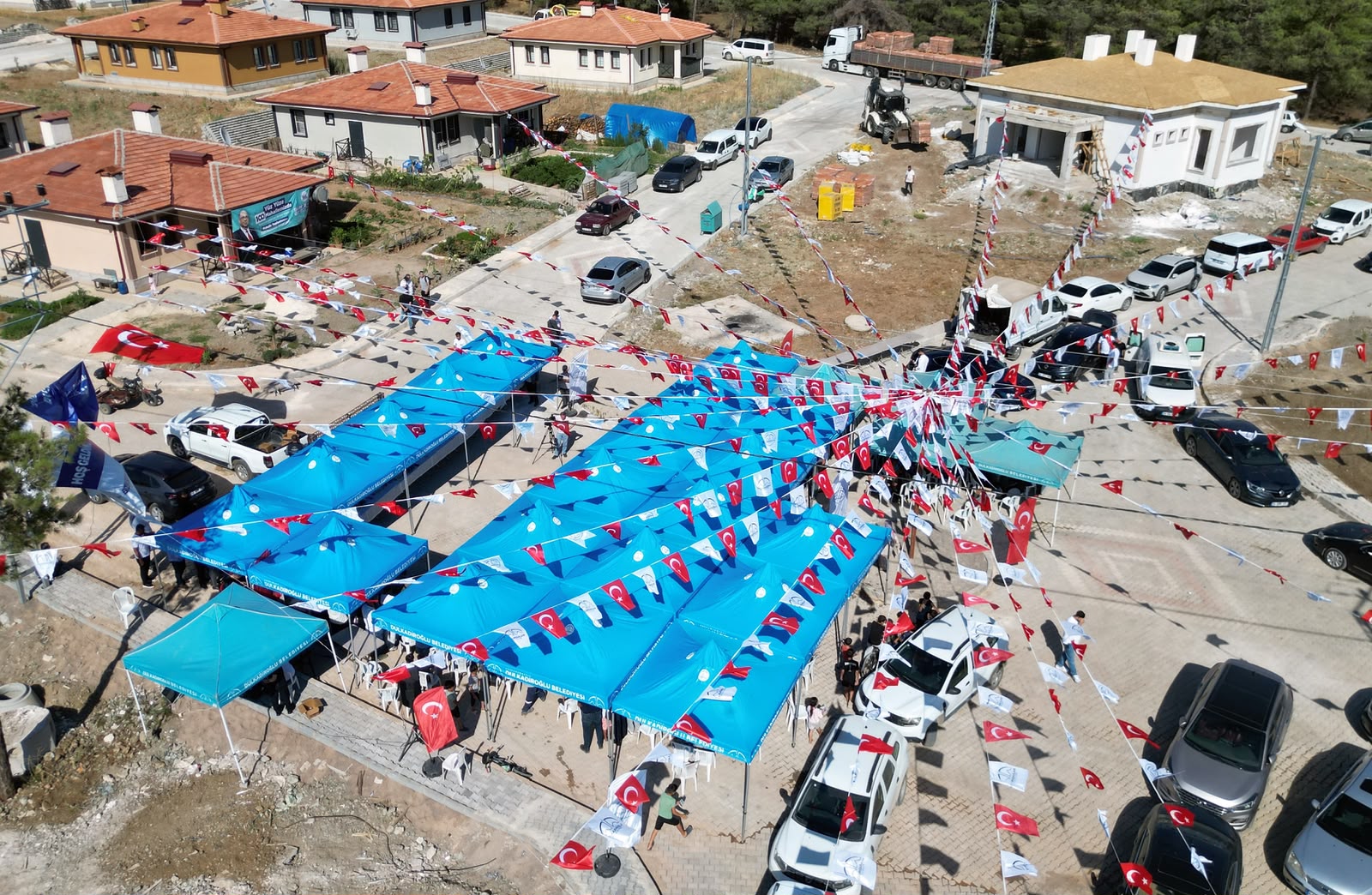 8 "YÜZ YÜZE, 100. MAHALLEDE" BULUŞMASI GÜZELYURT MAHALLESİ'NDE GERÇEKLEŞTİRİLDİ