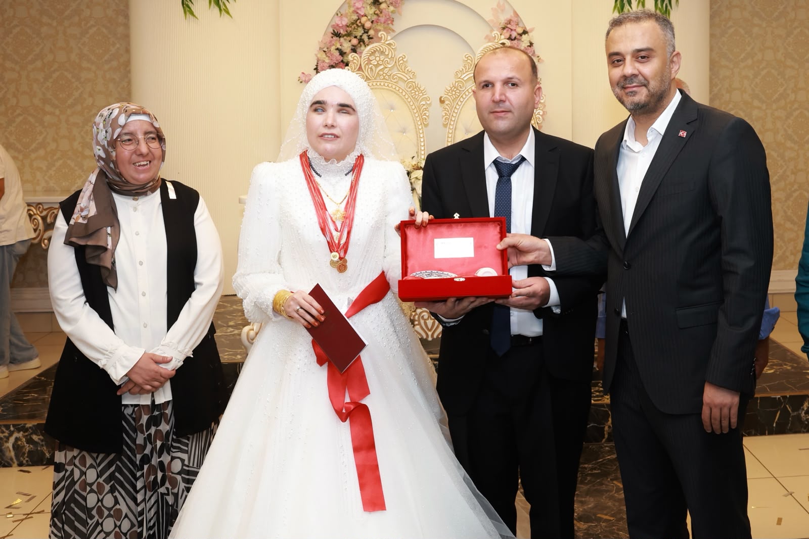 WhatsApp-Image-2026-07-04-at-22.29.20-1 Kahramanmaraş’ta sevgi engel tanımadı: Doğuştan görme engelli iki öğretmen hayatlarını birleştirdi