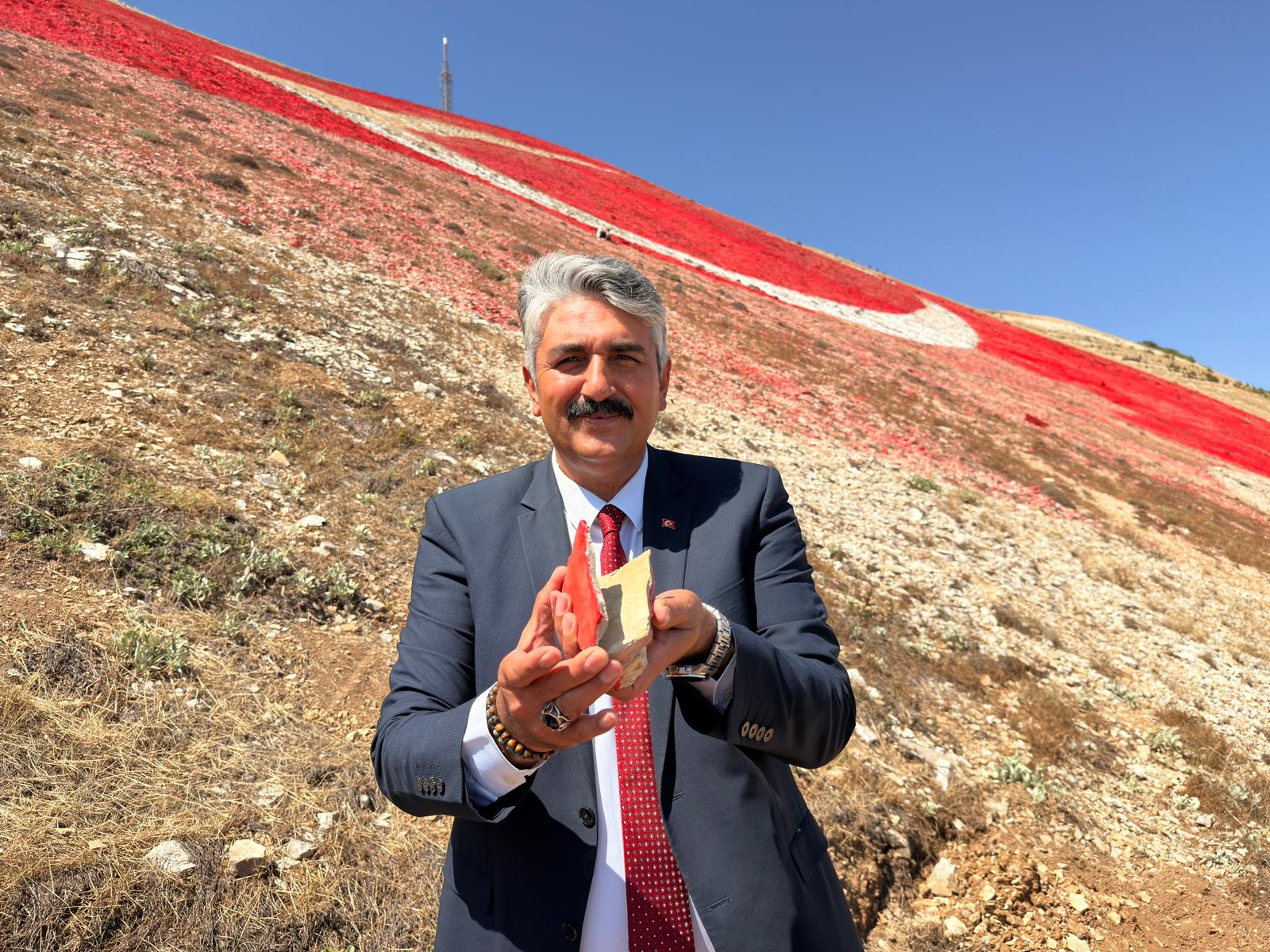 WhatsApp-Image-2026-07-08-at-16.56.43 Dünyanın en büyük Türk Bayrağı, yeniden ilk günkü görkemine kavuştu