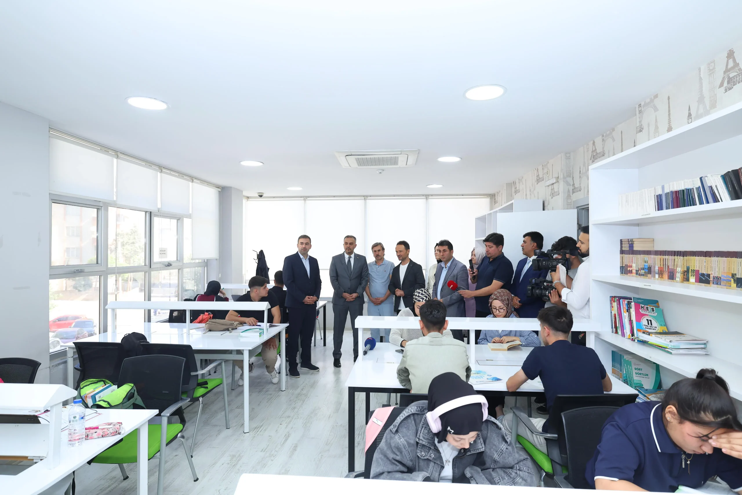 2-1-scaled Onikişubat Belediyesi’nin Üniversite Hazırlık Kursu başvurularında son gün 7 Ağustos