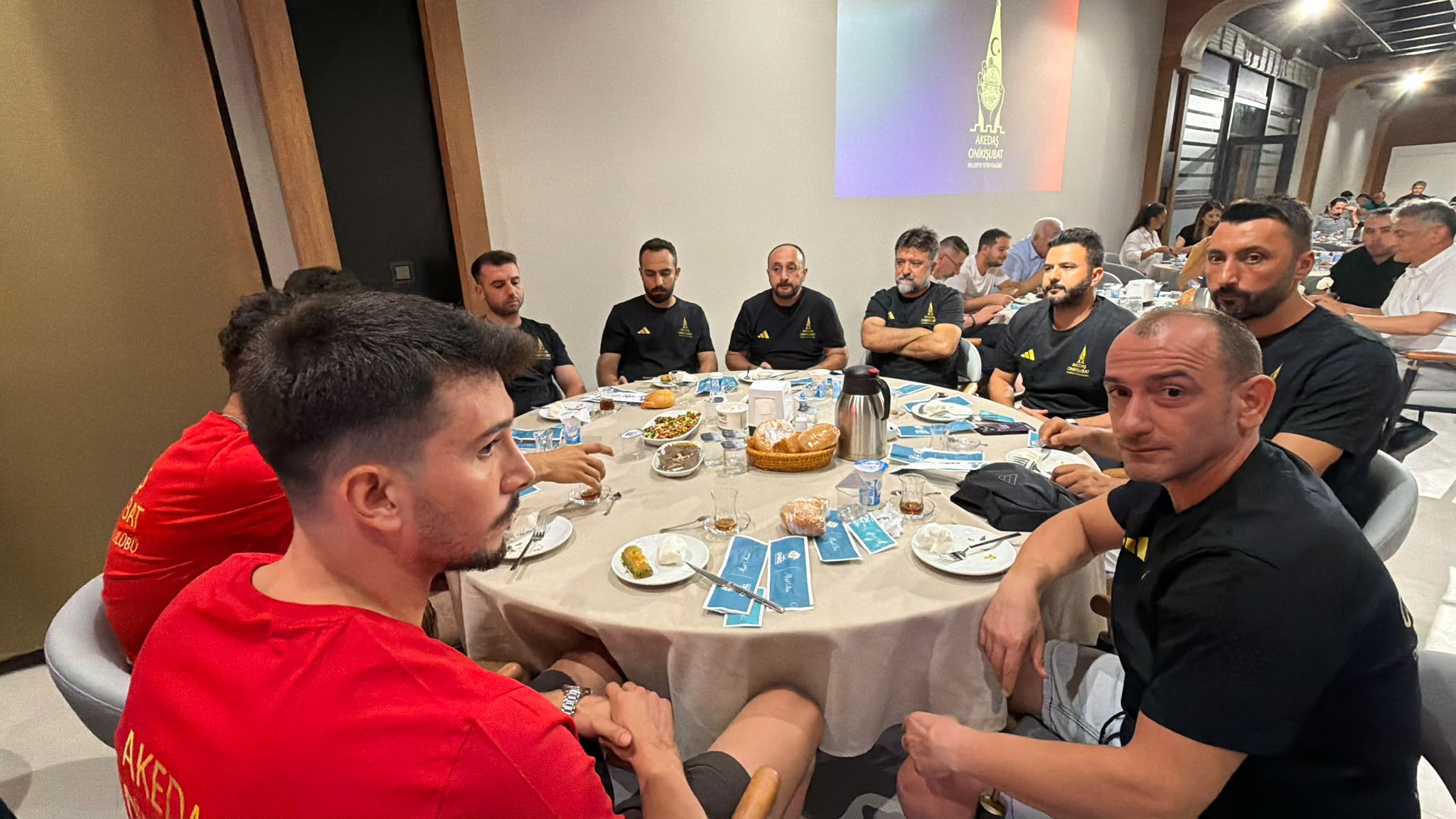 3-4 Efeler Ligi’nde boy gösterecek AKEDAŞ Onikişubat Belediyespor’da yeni sezon heyecanı