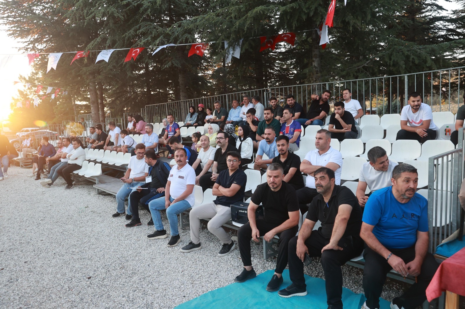 5-8 KAHRAMANMARAŞ’TA KURUMLAR ARASI FUTBOL TURNUVASI HEYECANI SÜRÜYOR