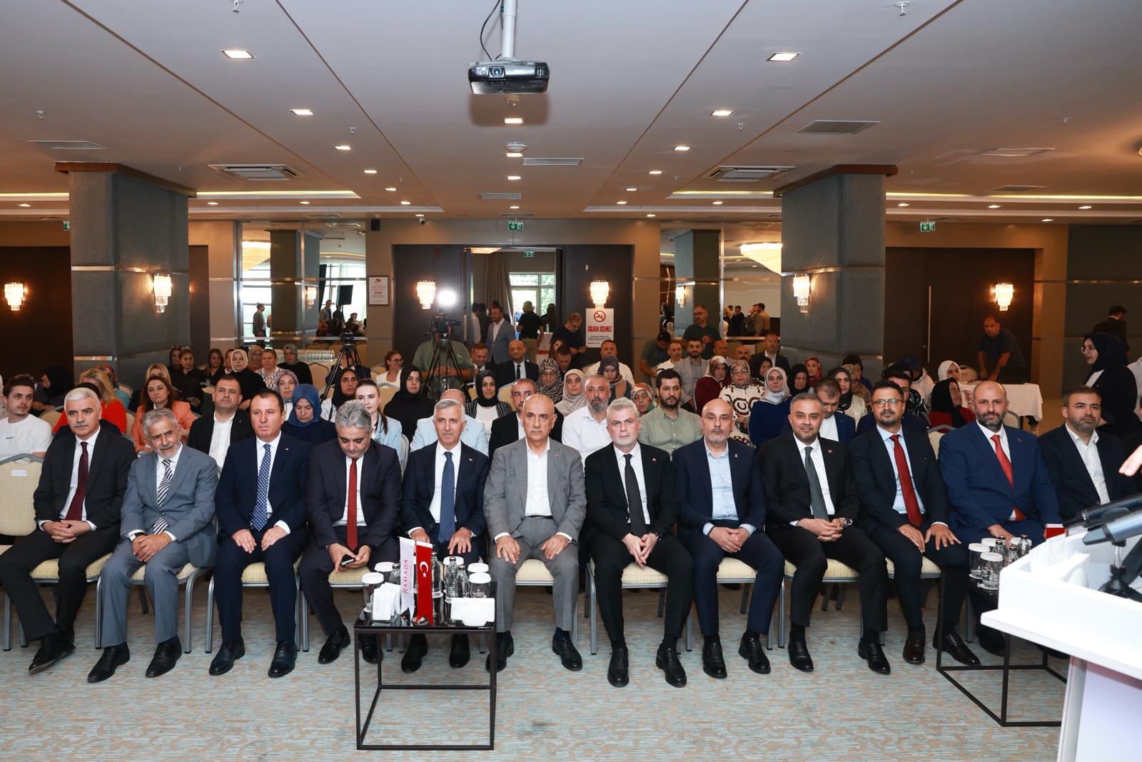 5 Başkan Toptaş, Şehrin Ekonomisi Zirvesi’nde Onikişubat’ın kalkınma vizyonunu anlattı