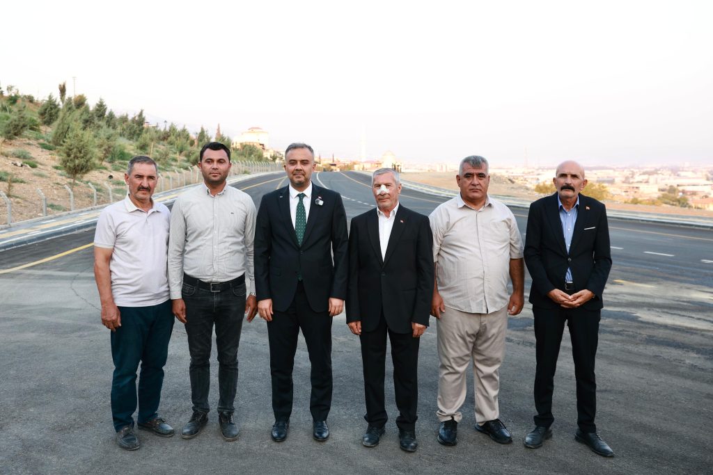 1-1024x683 Başkan Toptaş, 4 farklı mahalleyi kapsayan 150 milyon TL maliyetli dev ulaşım yatırımı anlattı