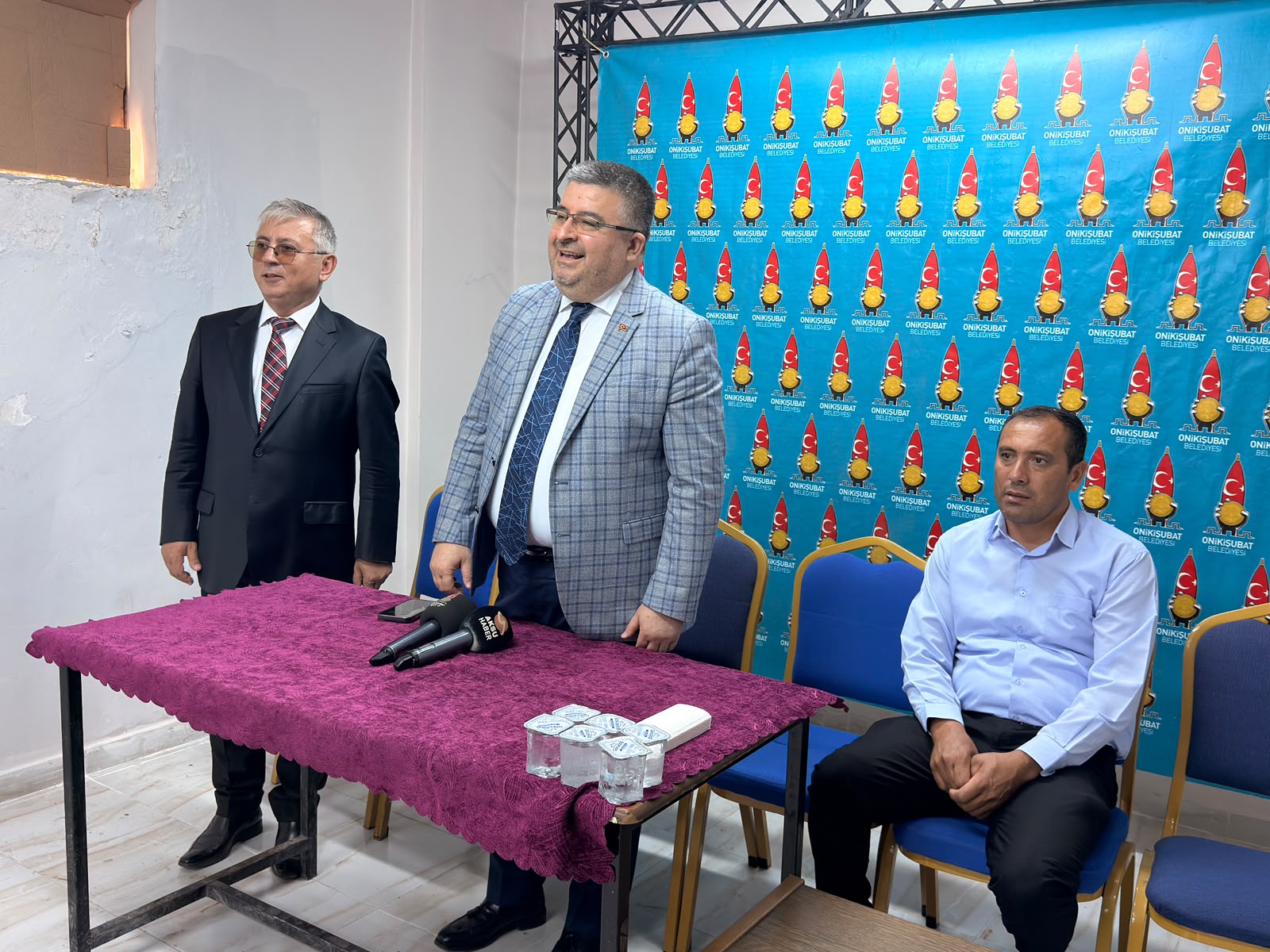 3-2 Onikişubat Belediyesi’nden kırsal mahallelerdeki 8 bin öğrenciye kırtasiye seti desteği