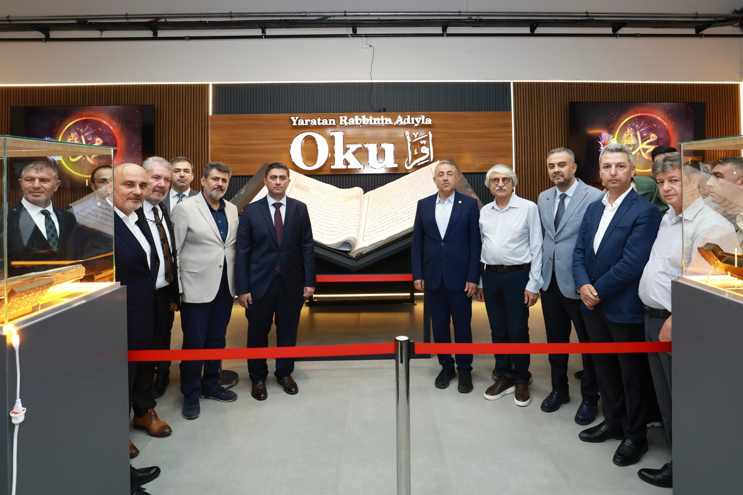 IMG_1830-scaled Kâbe Örtüleri ve Mukaddes Emanetler Onikişubat’ta ziyarete açıldı